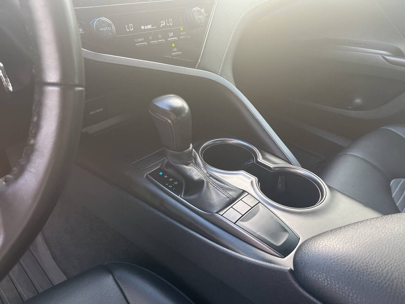 Toyota Camry Vehicle Image 10
