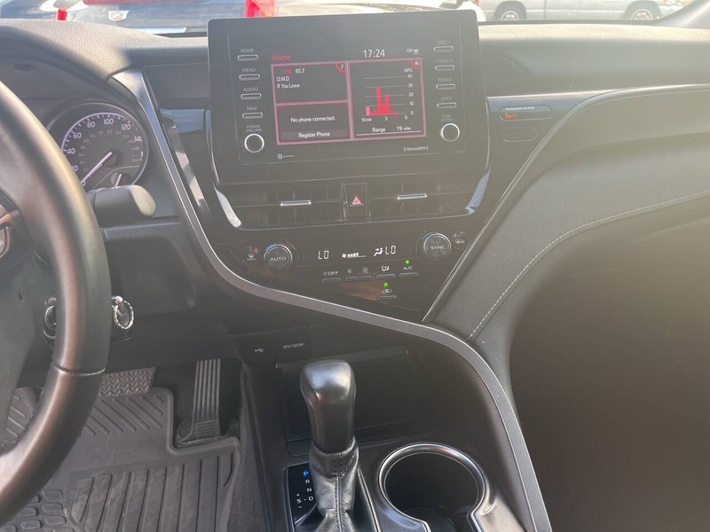 Toyota Camry Vehicle Image 11