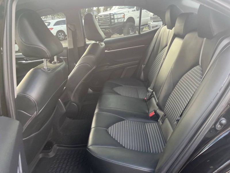 Toyota Camry Vehicle Image 16