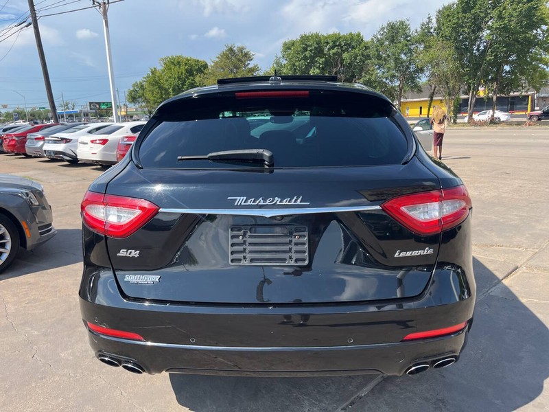 Maserati Levante Vehicle Image 03