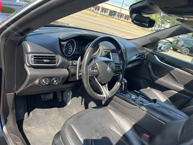 Maserati Levante Vehicle Image 07