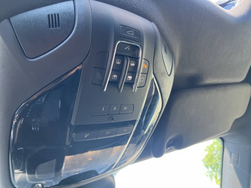 Maserati Levante Vehicle Image 15