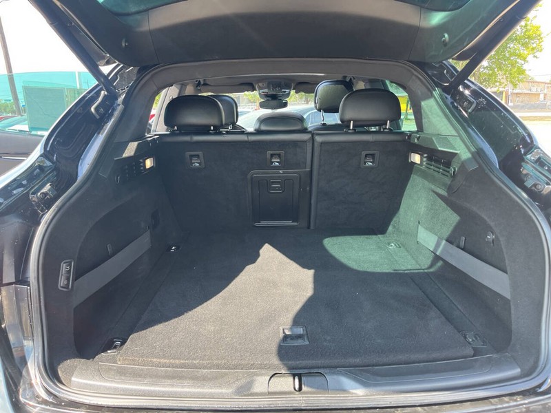 Maserati Levante Vehicle Image 19
