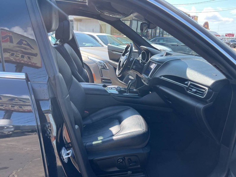 Maserati Levante Vehicle Image 22