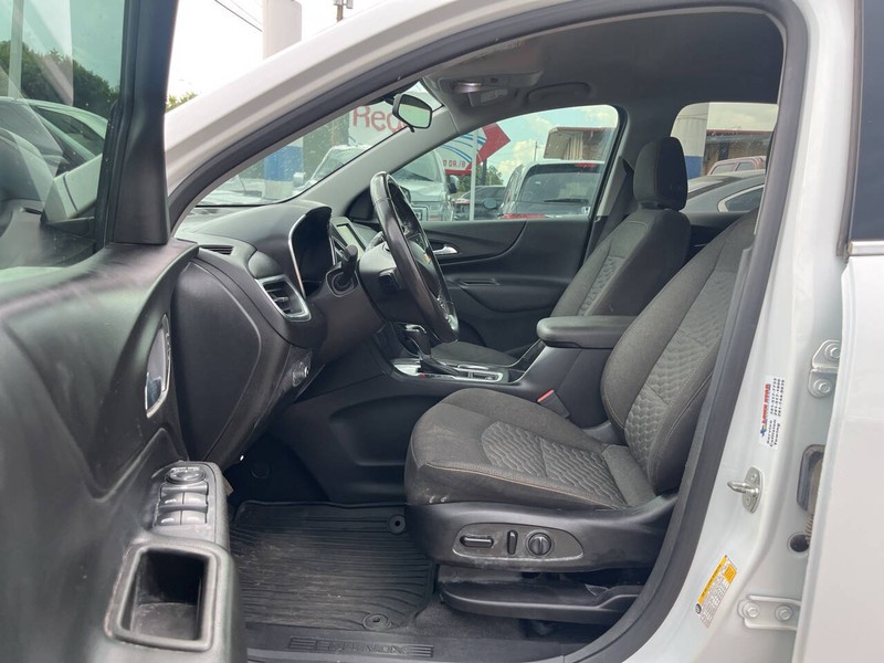 Chevrolet Equinox Vehicle Image 10