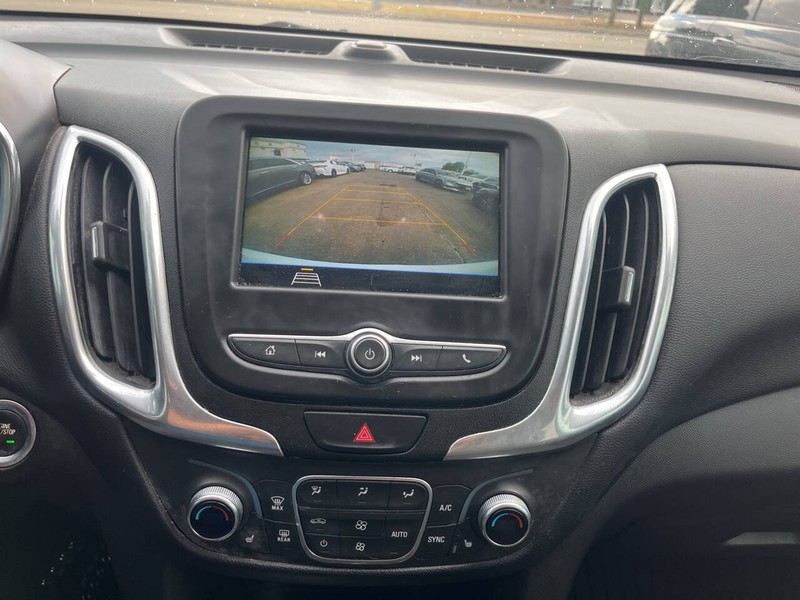 Chevrolet Equinox Vehicle Image 14