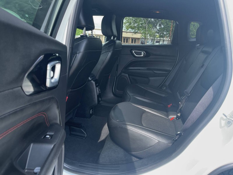 Jeep Compass Vehicle Image 10
