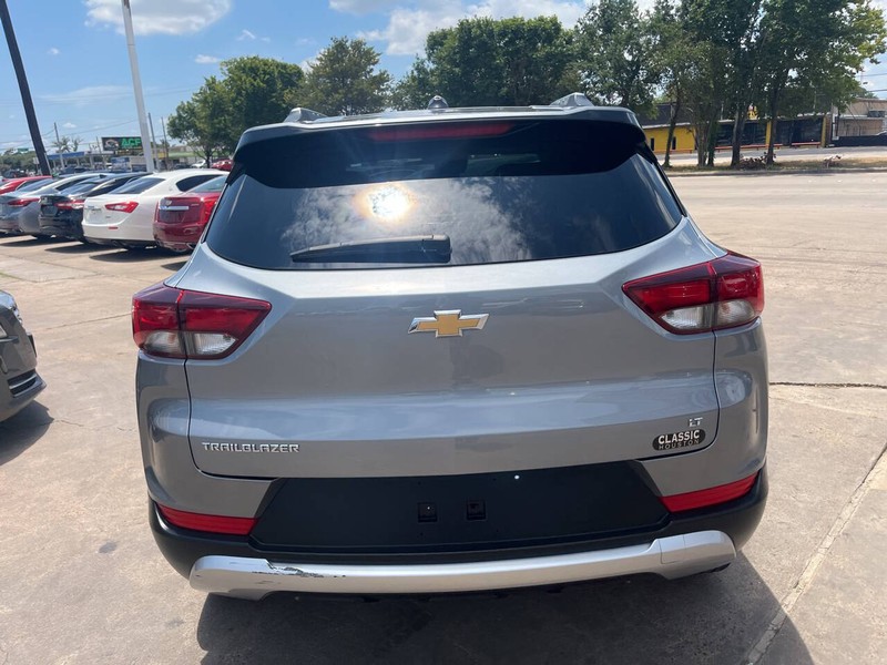 Chevrolet Trailblazer Vehicle Image 05