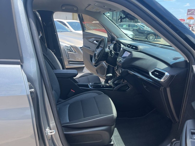 Chevrolet Trailblazer Vehicle Image 17