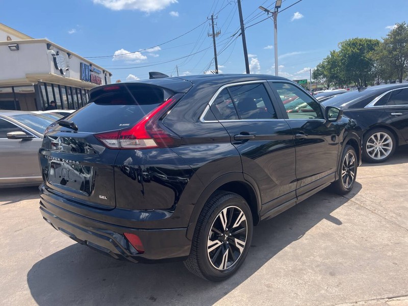 Mitsubishi Eclipse Cross Vehicle Image 04