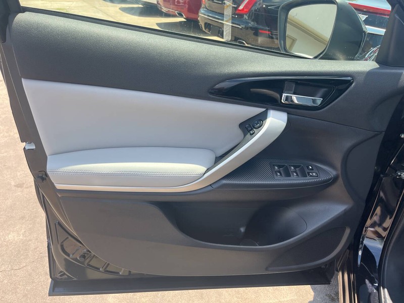 Mitsubishi Eclipse Cross Vehicle Image 06