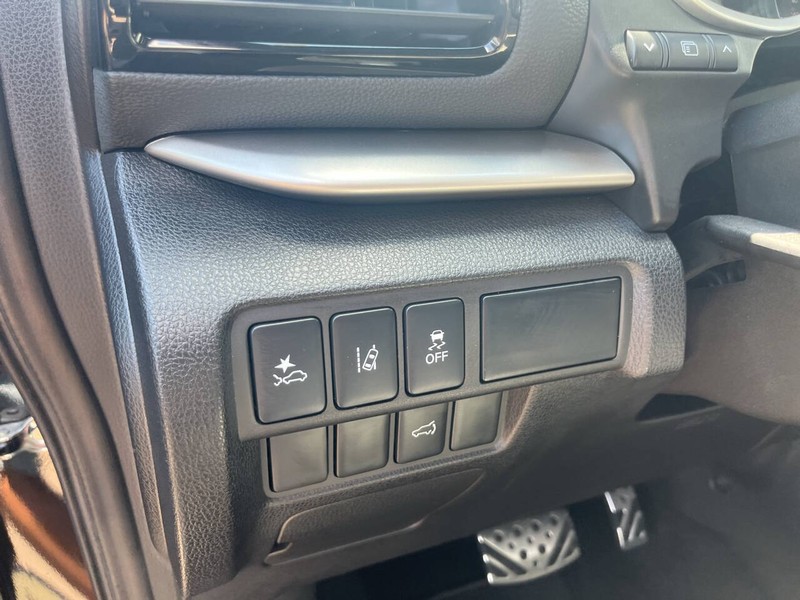 Mitsubishi Eclipse Cross Vehicle Image 10