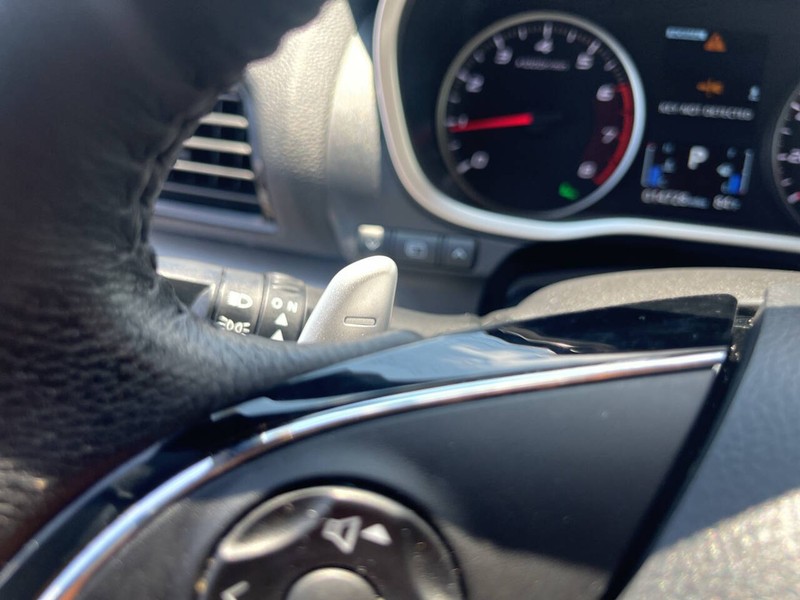 Mitsubishi Eclipse Cross Vehicle Image 11