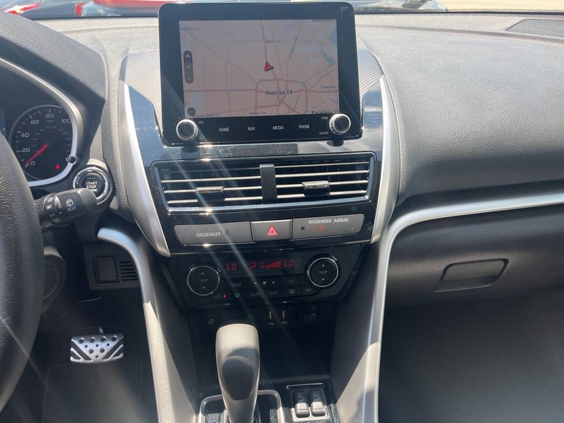 Mitsubishi Eclipse Cross Vehicle Image 14