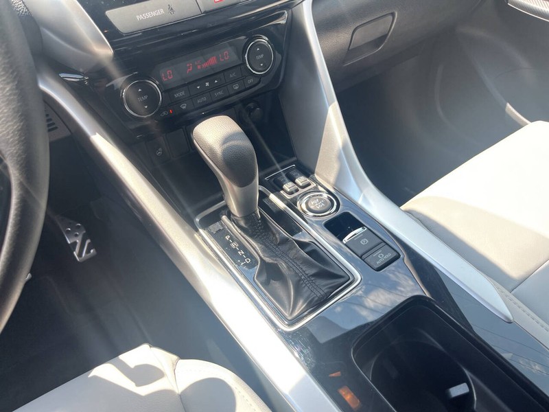 Mitsubishi Eclipse Cross Vehicle Image 15