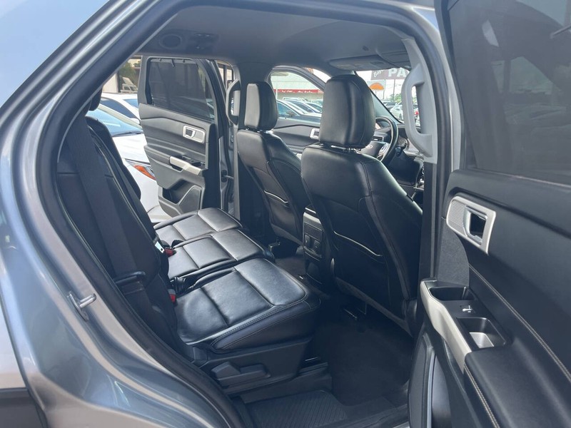 Ford Explorer Vehicle Image 20