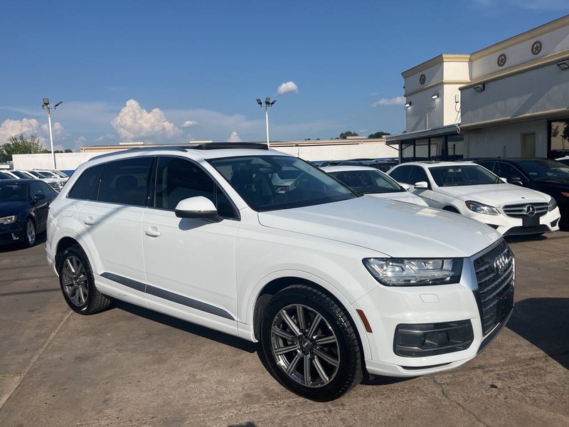 Audi Q7 Vehicle Image 02