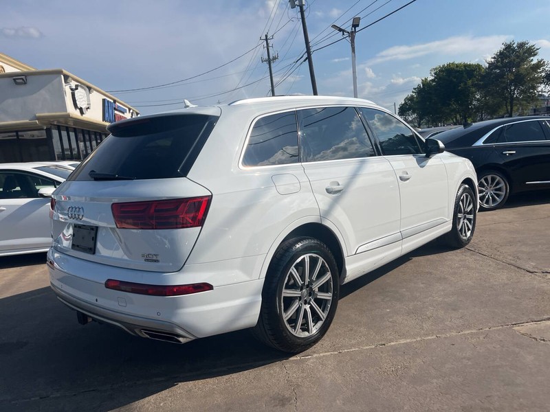 Audi Q7 Vehicle Image 03