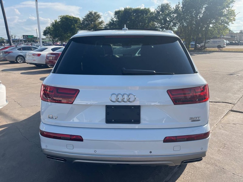 Audi Q7 Vehicle Image 04