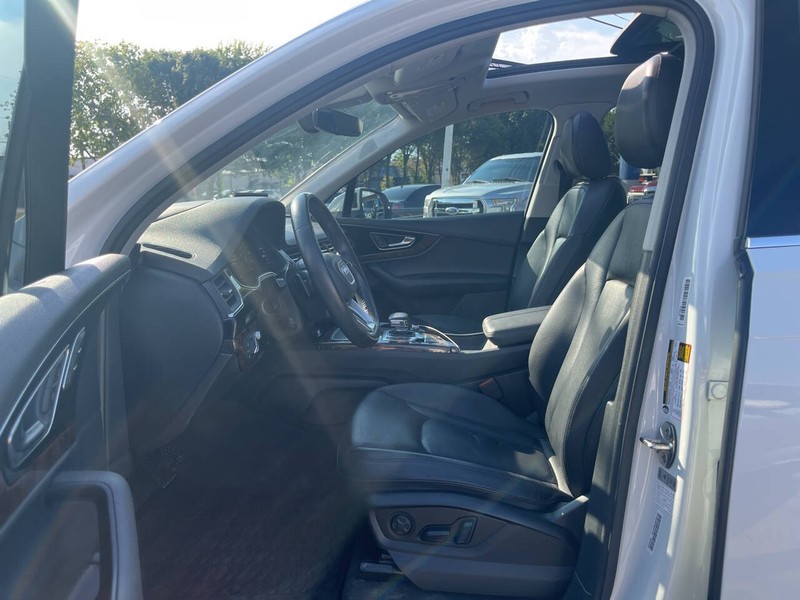 Audi Q7 Vehicle Image 08