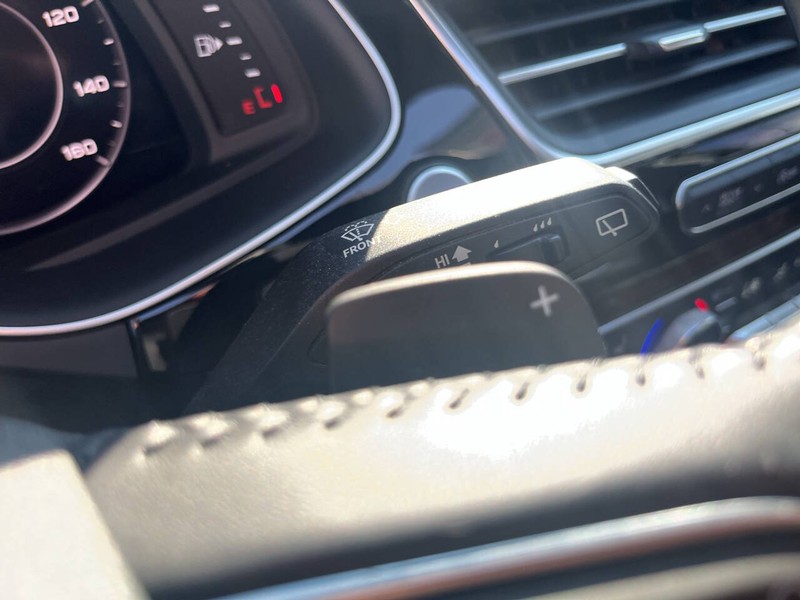 Audi Q7 Vehicle Image 12