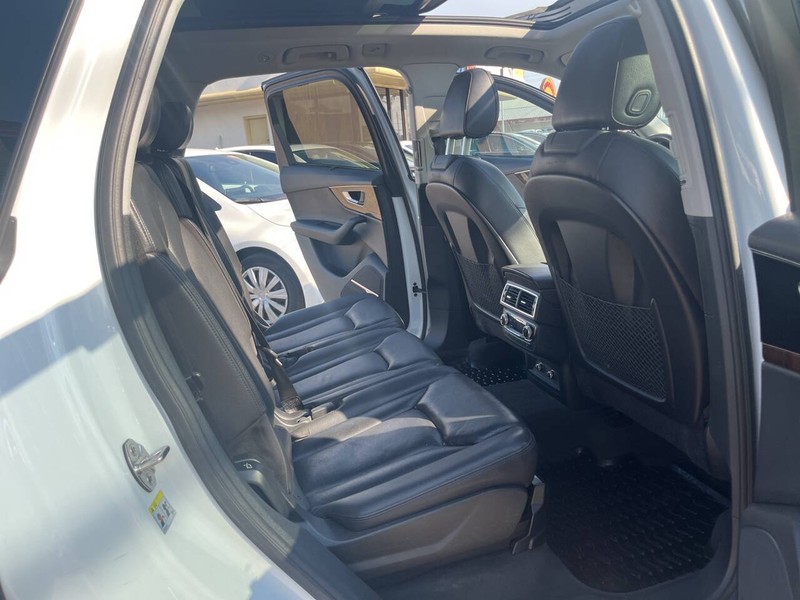 Audi Q7 Vehicle Image 19