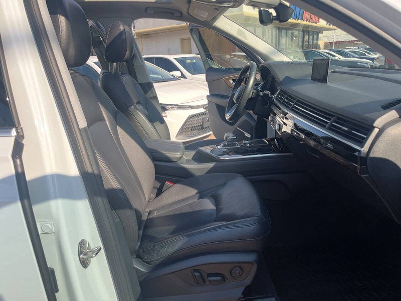 Audi Q7 Vehicle Image 20