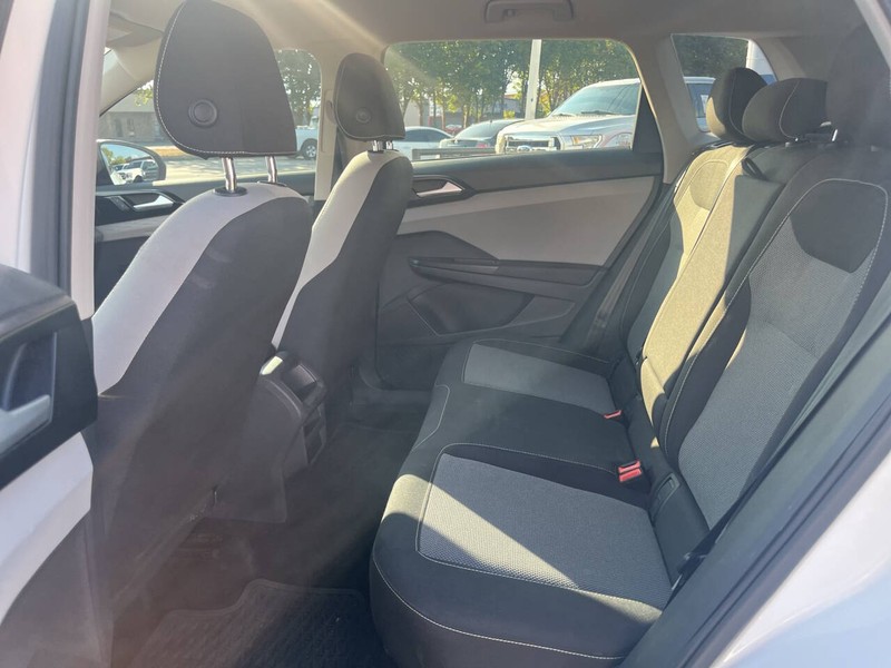 Volkswagen Taos Vehicle Image 10