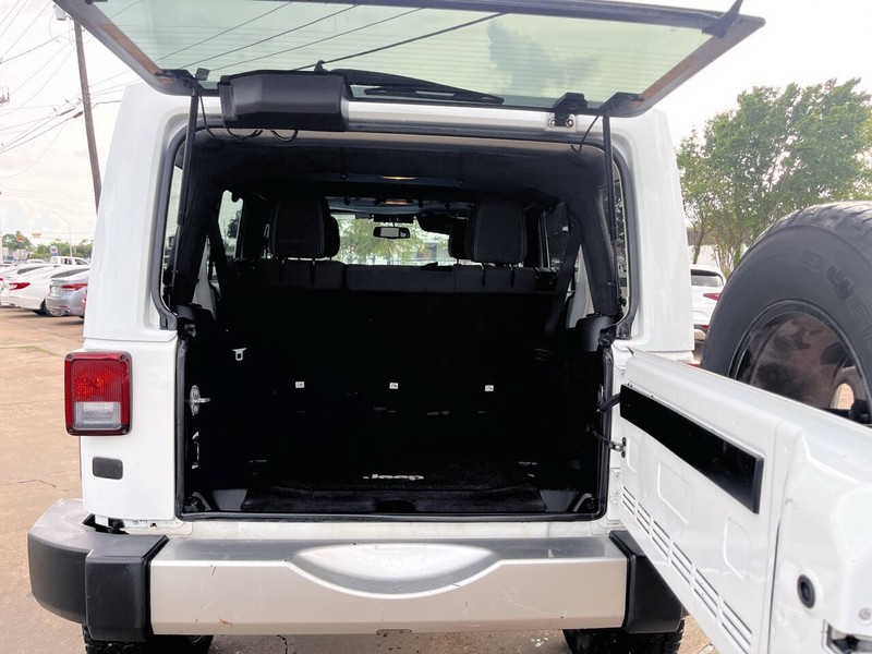 Jeep Wrangler Unlimited Vehicle Image 10