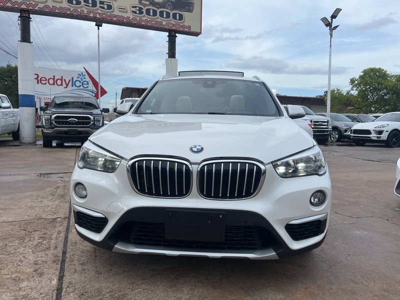 BMW X1 Vehicle Image 03