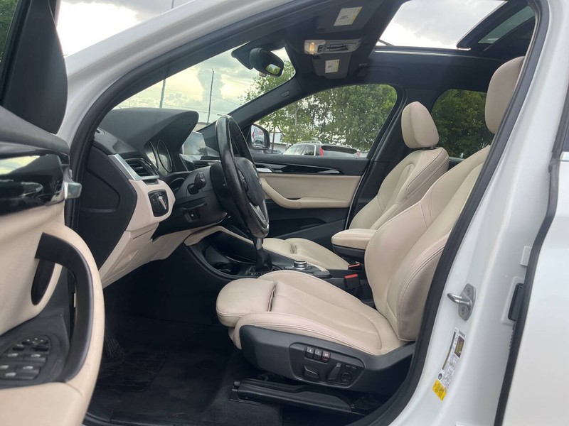 BMW X1 Vehicle Image 08
