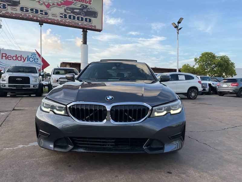 BMW 3 Series Vehicle Image 02
