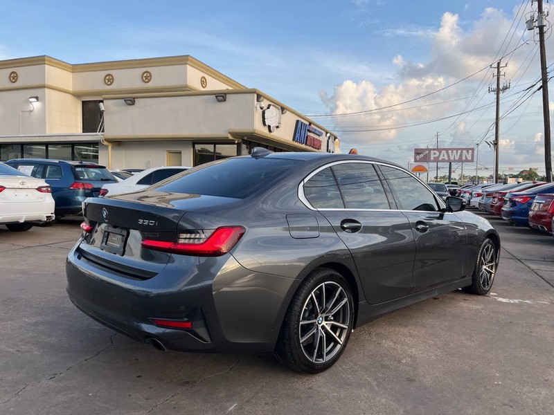 BMW 3 Series Vehicle Image 05