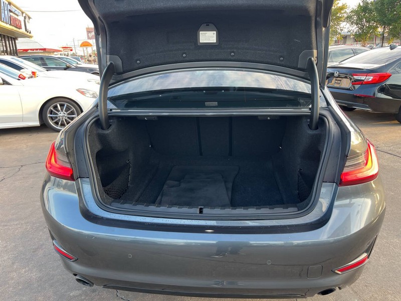 BMW 3 Series Vehicle Image 10