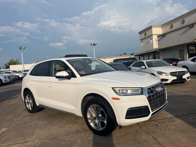 Audi Q5 Vehicle Image 02