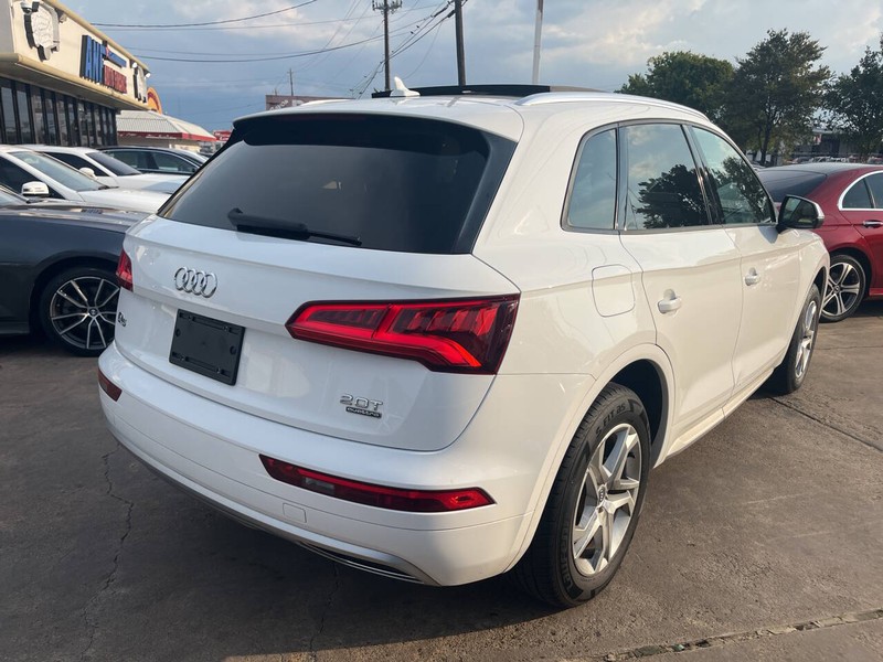 Audi Q5 Vehicle Image 03