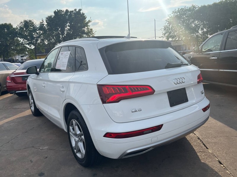 Audi Q5 Vehicle Image 04