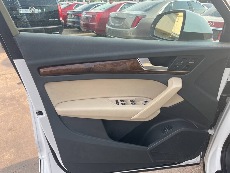 Audi Q5 Vehicle Image 05