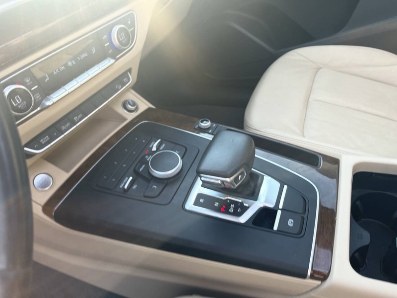 Audi Q5 Vehicle Image 13