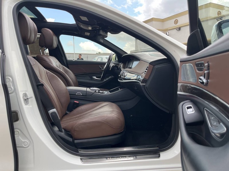 Mercedes-Benz S-Class Vehicle Image 11