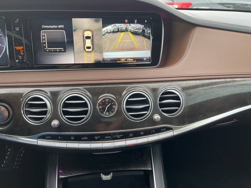 Mercedes-Benz S-Class Vehicle Image 12