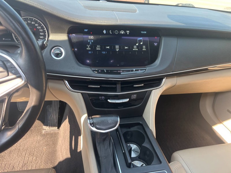 Cadillac CT6 Sedan Vehicle Image 12