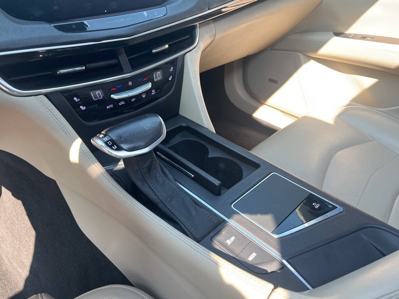 Cadillac CT6 Sedan Vehicle Image 13