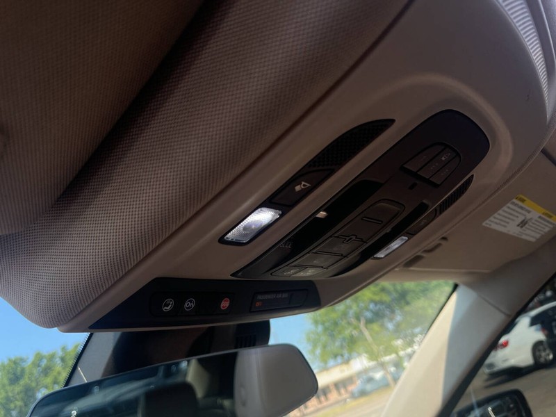 Cadillac CT6 Sedan Vehicle Image 14