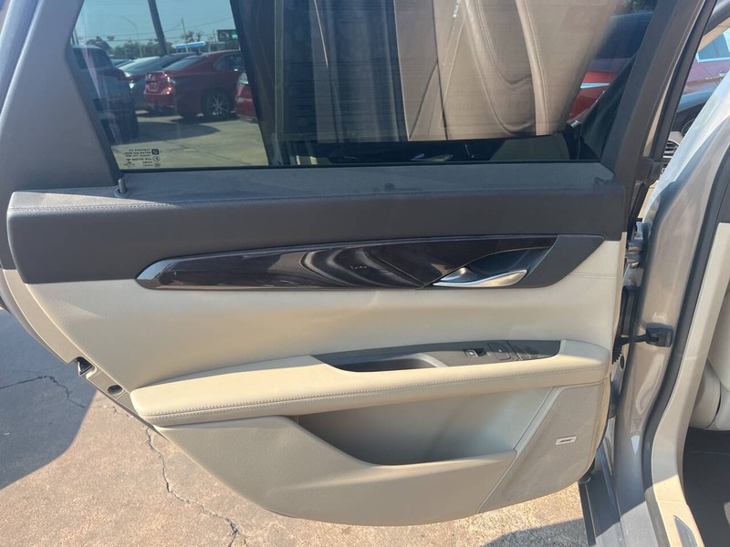 Cadillac CT6 Sedan Vehicle Image 16