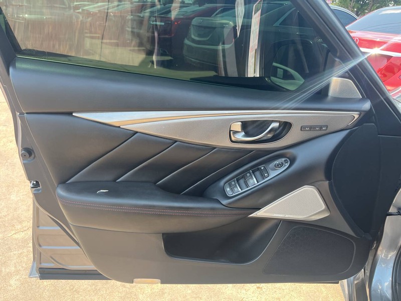 INFINITI Q50 Vehicle Image 06