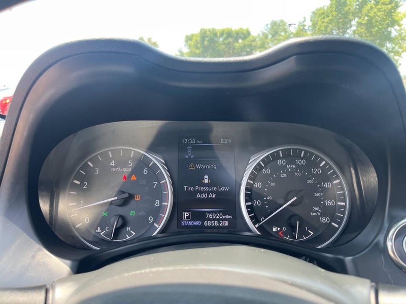 INFINITI Q50 Vehicle Image 10