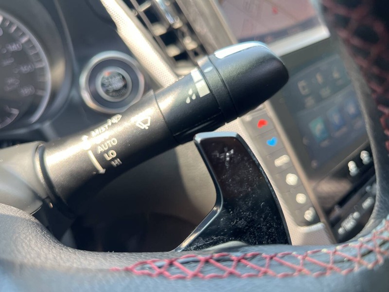 INFINITI Q50 Vehicle Image 12