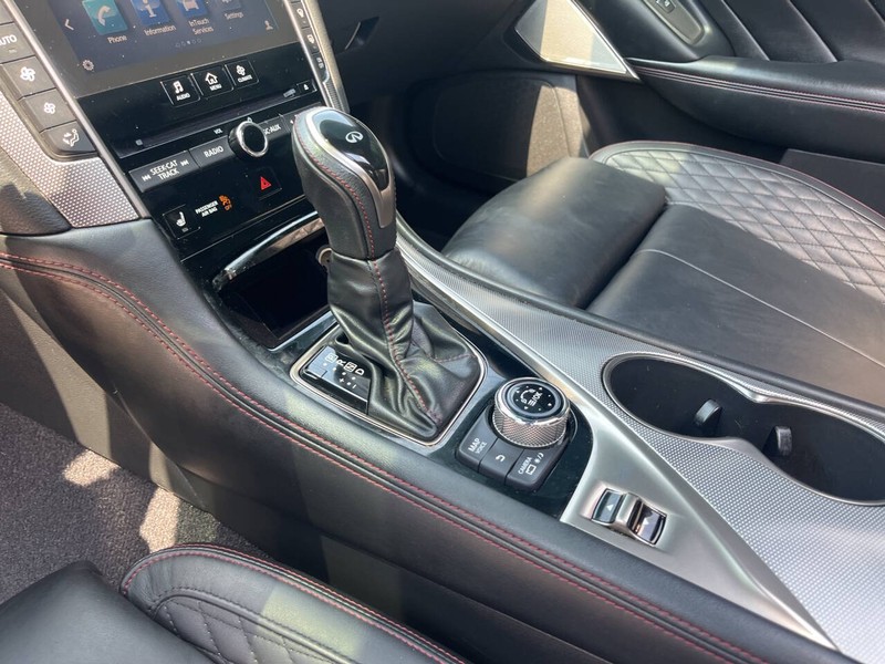 INFINITI Q50 Vehicle Image 14