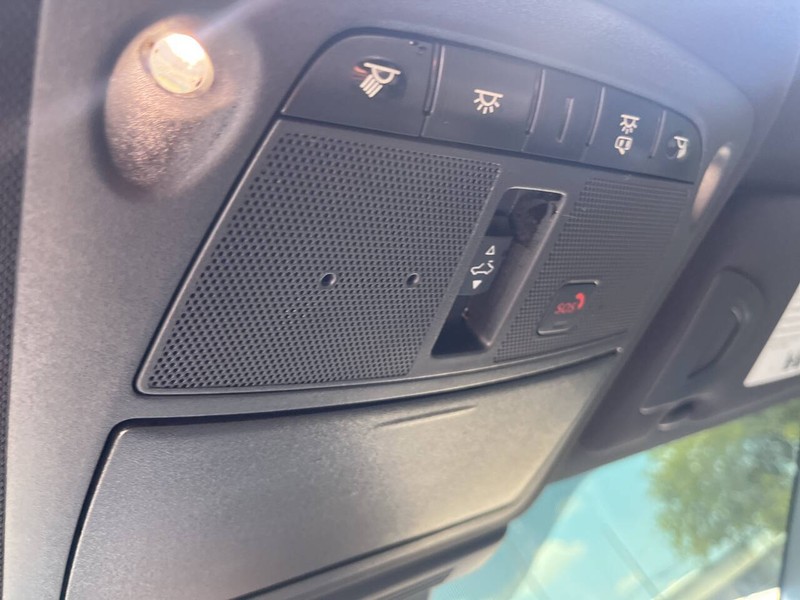 INFINITI Q50 Vehicle Image 15
